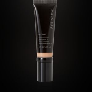 Mary Kay® CC Cream Sunscreen Broad Spectrum SPF 15 ( Light To Medium)